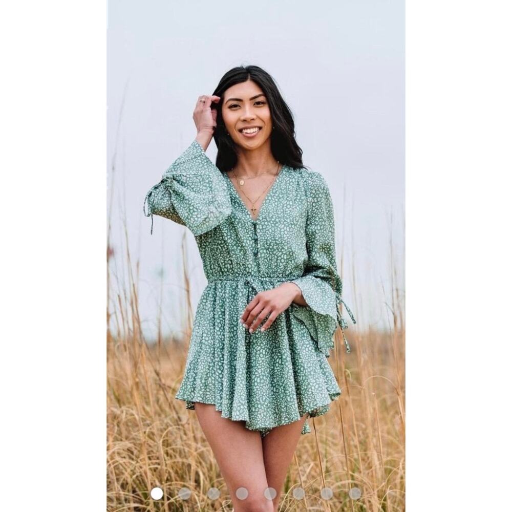 Princess Polly Cierra Green Romper Size 4 Floral Long Sleeve NWT